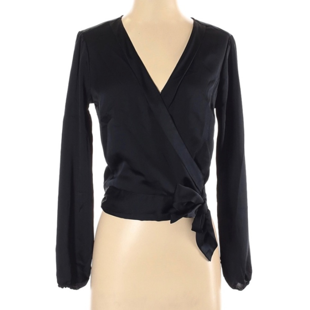 Long sleeve blouse with front tie